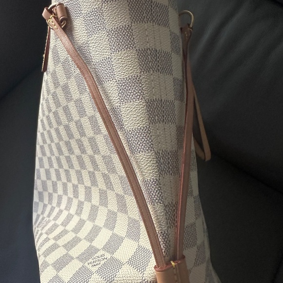 Louis Vuitton Neverfull MM - Picture 5 of 7